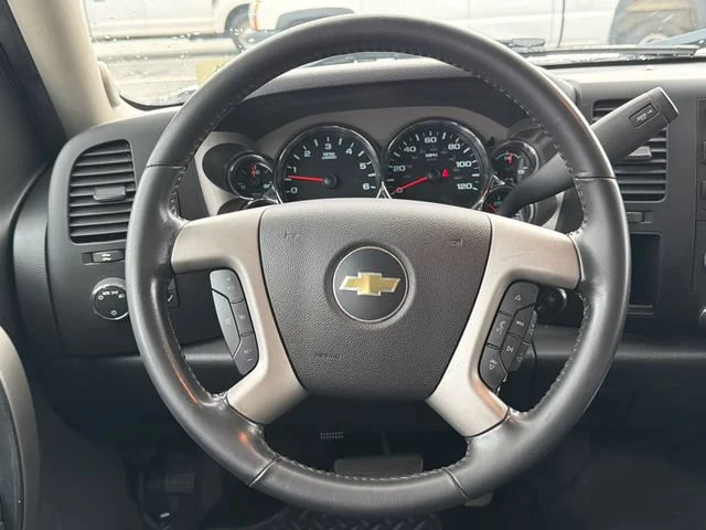 Used 2013 SUMMIT WHITE Chevrolet LT image 23