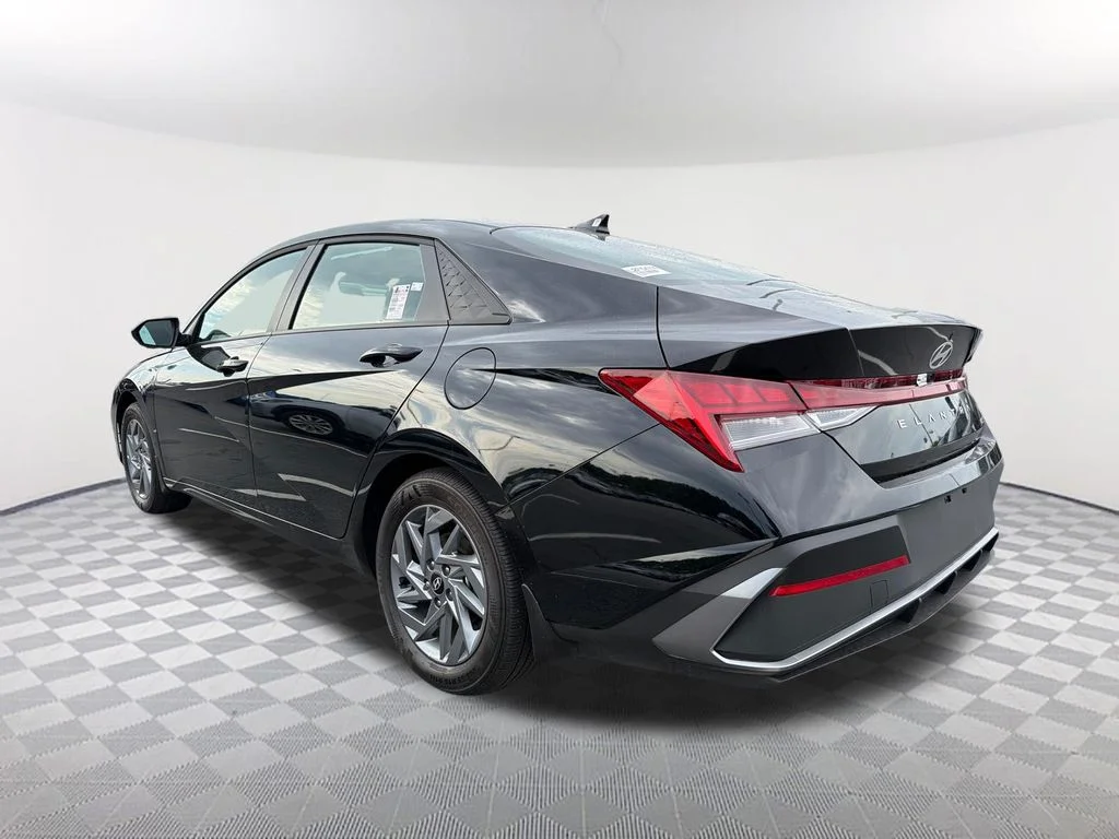 Used 2026 Black Hyundai Blue image 7