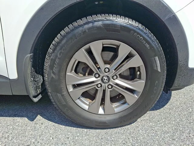 Used 2013 White Hyundai Base image 14