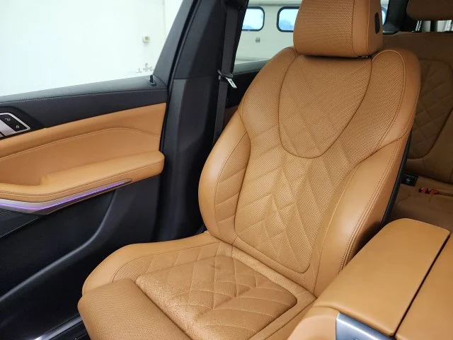 Used 2023 Black BMW xDrive40i image 20