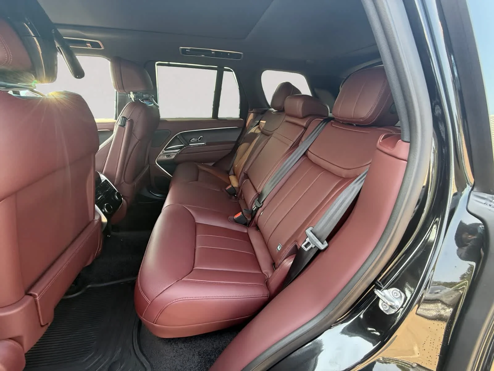 New 2026 Santorini Black Land Rover P400 SWB image 13