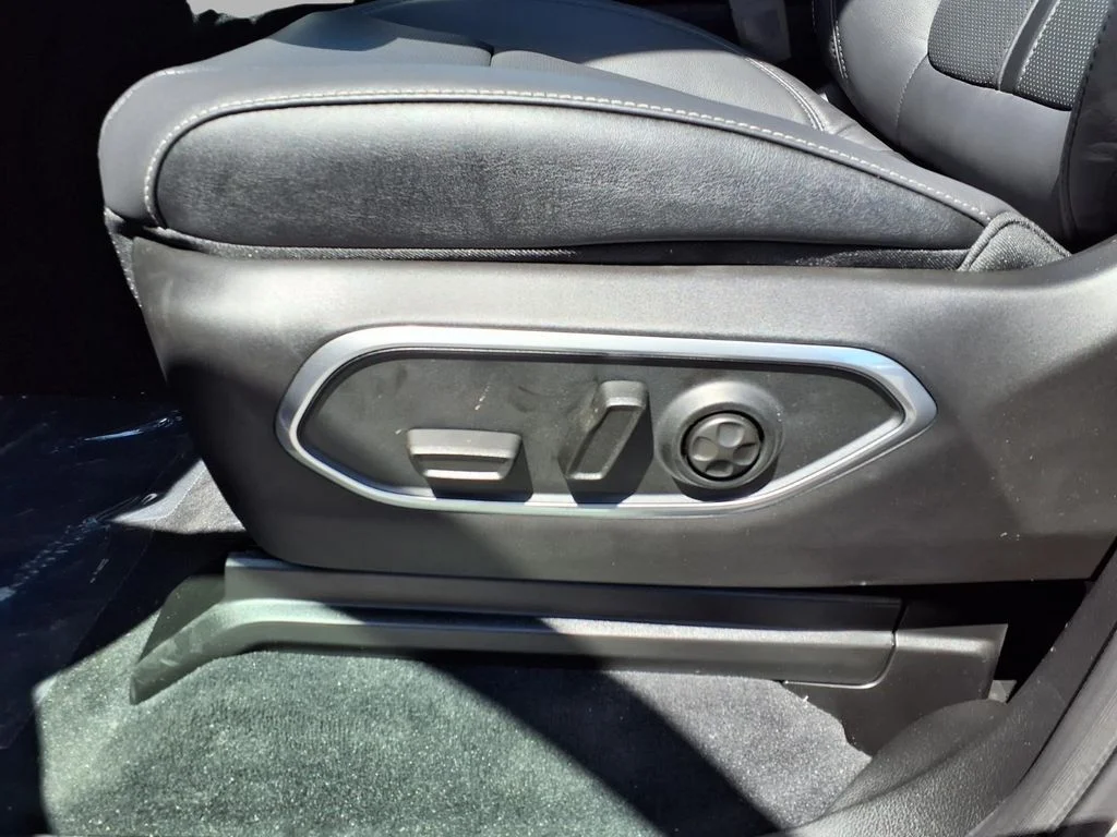 New 2026 Bright White Clearcoat Jeep Limited Altitude image 25