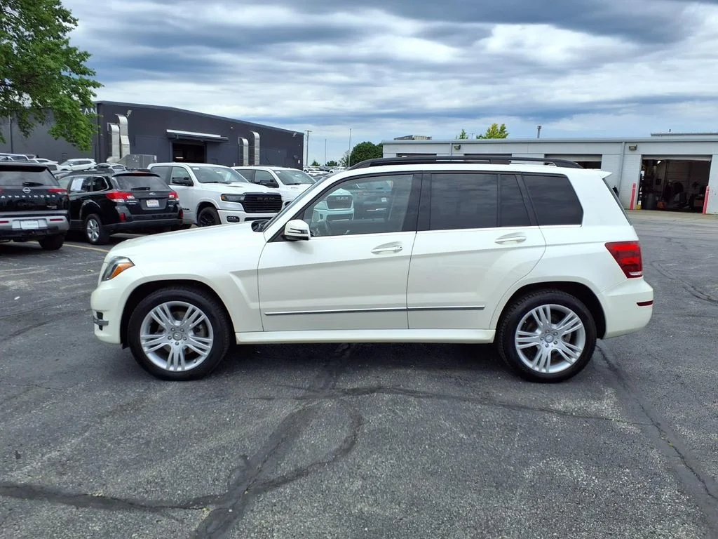 Used 2015 White Mercedes-Benz GLK 350 image 20