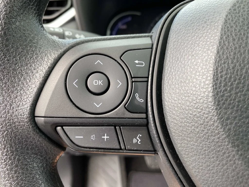 Used 2023 Silver Toyota XLE image 19