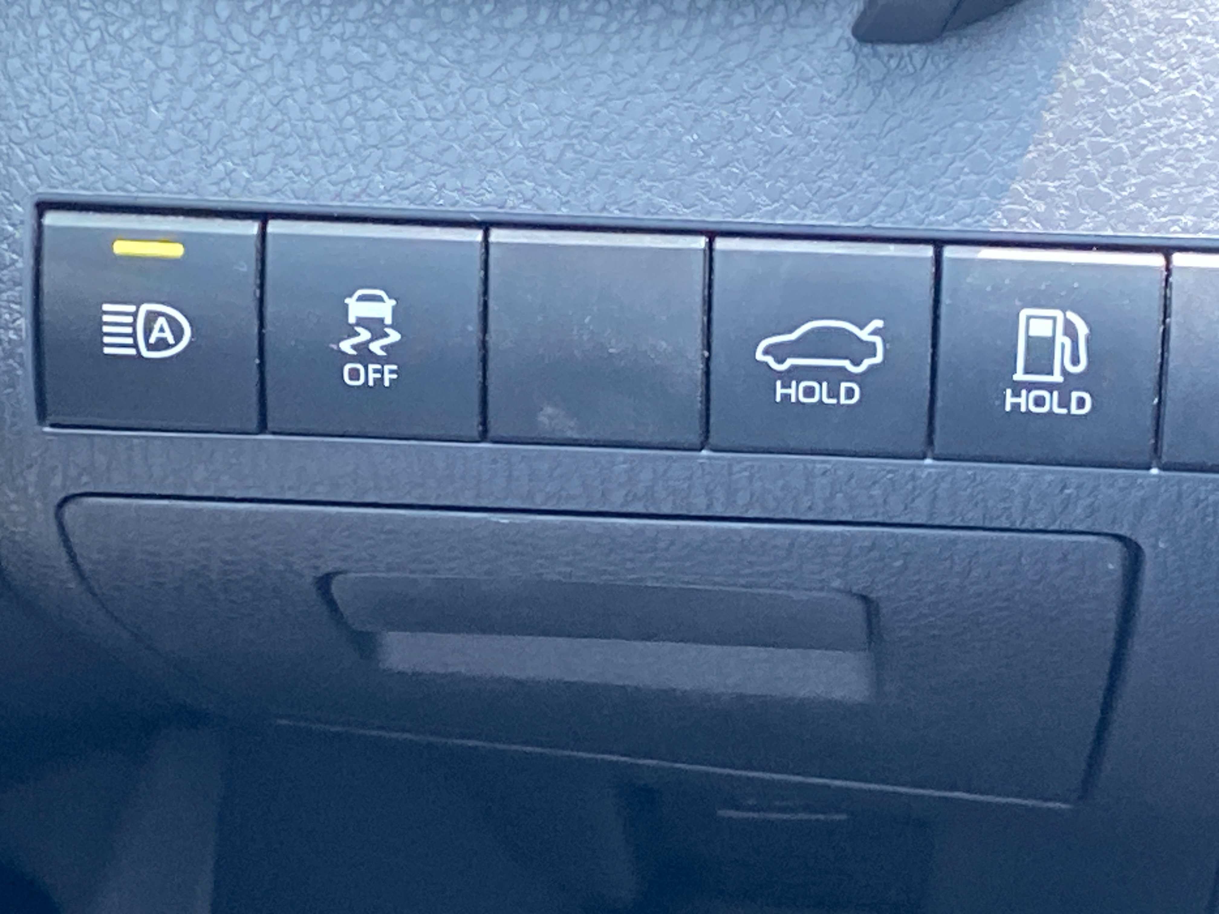 Used 2019  Toyota LE image 16