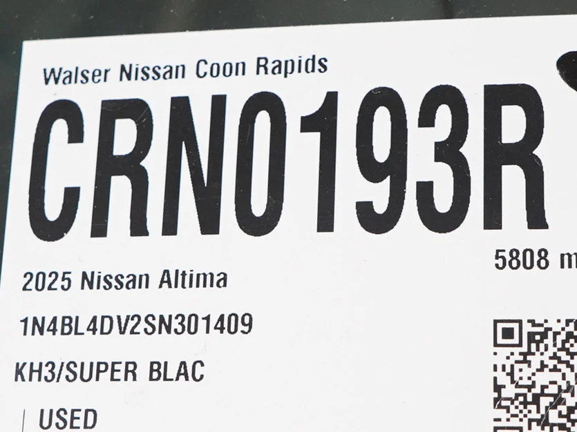 Used 2025 Super Black Clearcoat Nissan 2.5 SV image 30