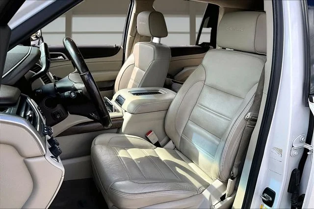Used 2019 White GMC Denali image 24