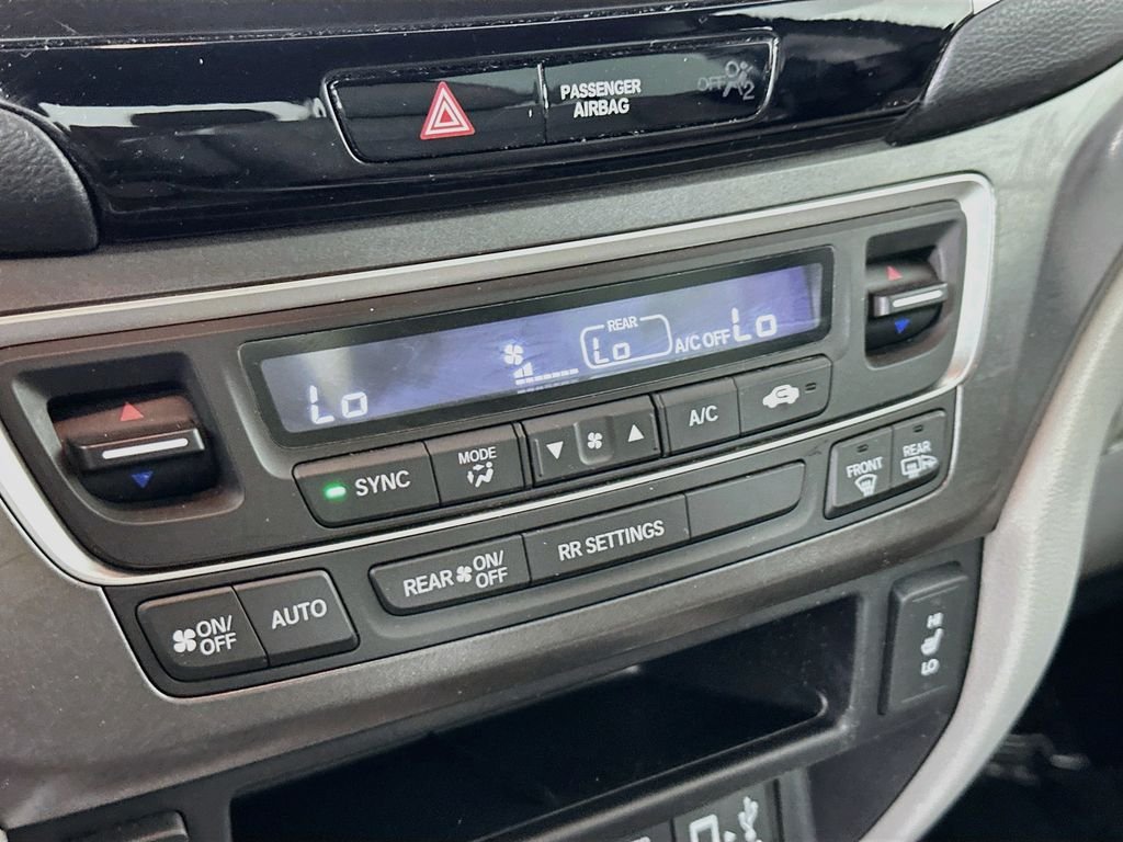 Used 2018 Obsidian Blue Pearl Honda RTL-T image 17