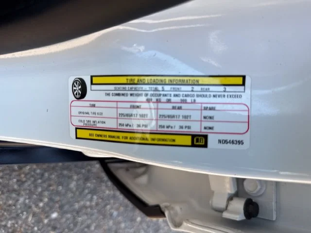 Used 2022 White Jeep Latitude Lux image 25