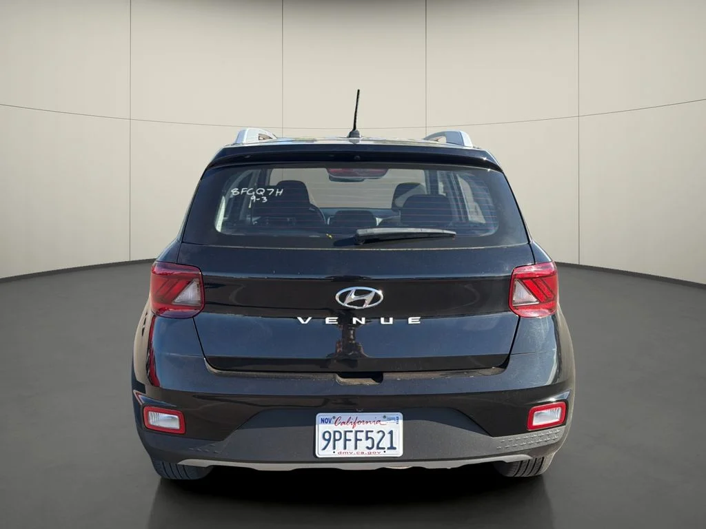 Used 2025 Black Hyundai SEL image 6