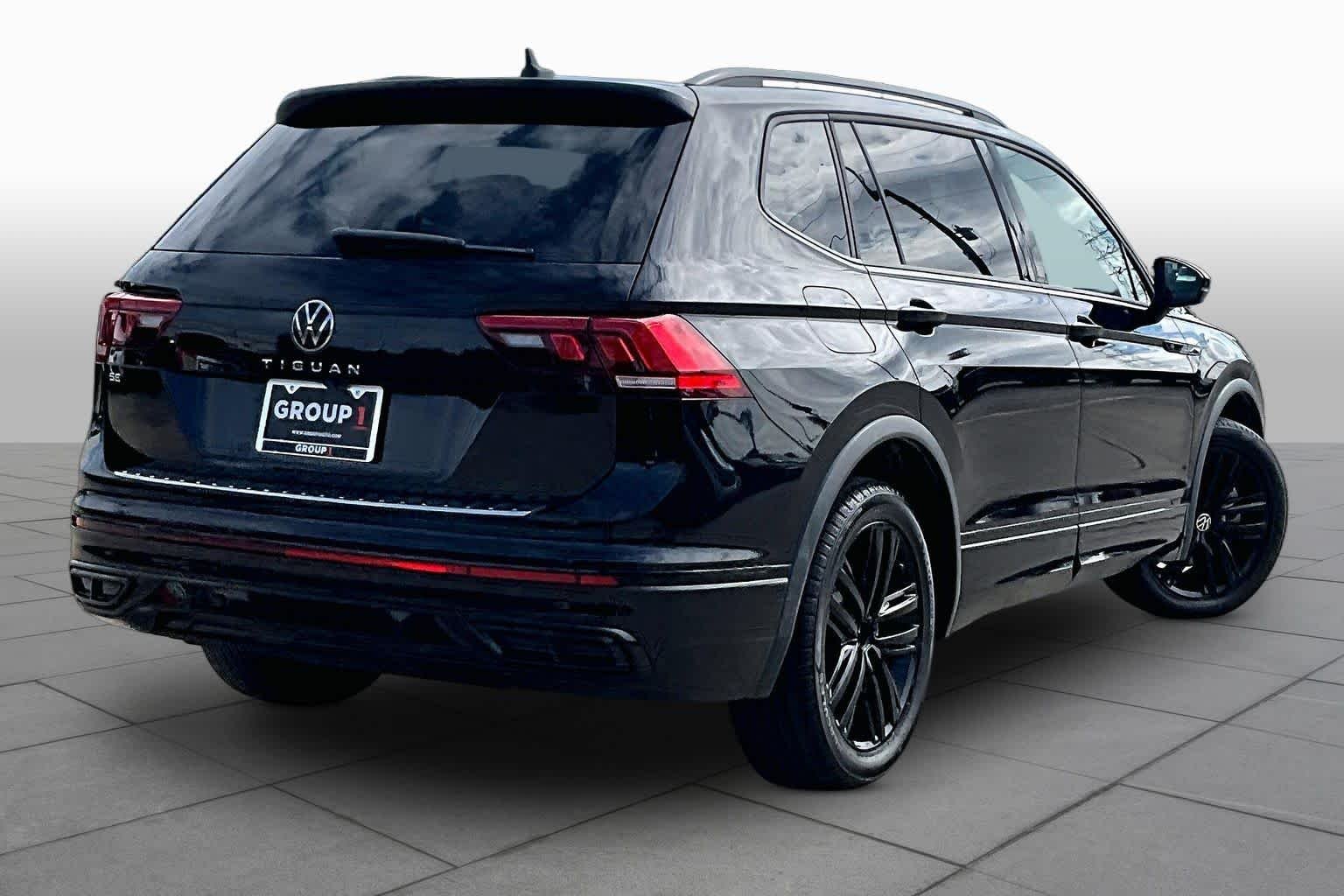 Used 2022 Deep Black Pearl Volkswagen SE R-Line Black image 13