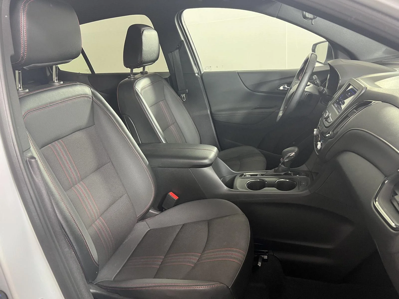 Used 2024 Summit White Chevrolet RS image 21