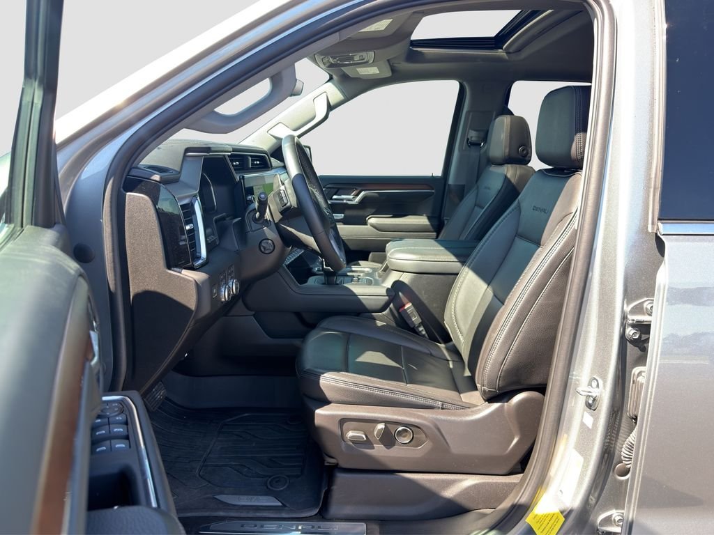 Used 2024 Silver GMC Denali image 24