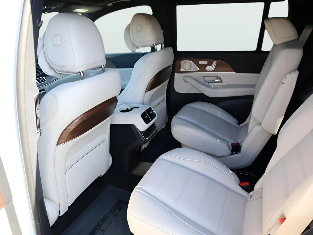 New 2026 MANUFAKTUR Moonlight White Metallic Mercedes-Benz GLS 450 image 27
