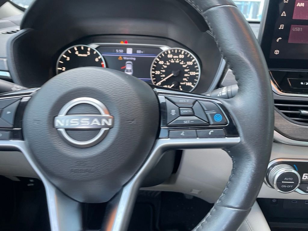 Used 2023 White Nissan 2.5 SL image 16