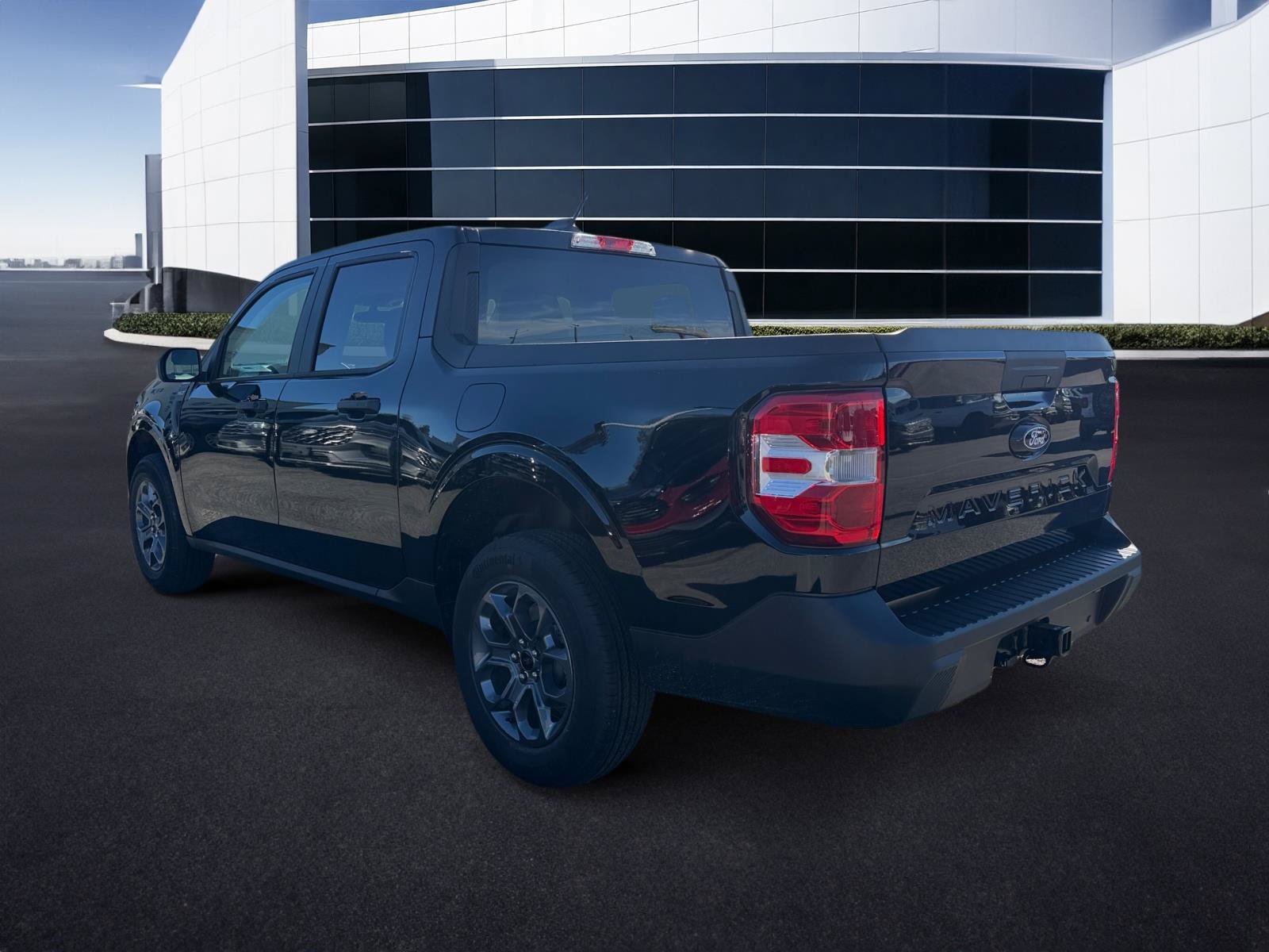 New 2026 Shadow Black Ford XLT image 6