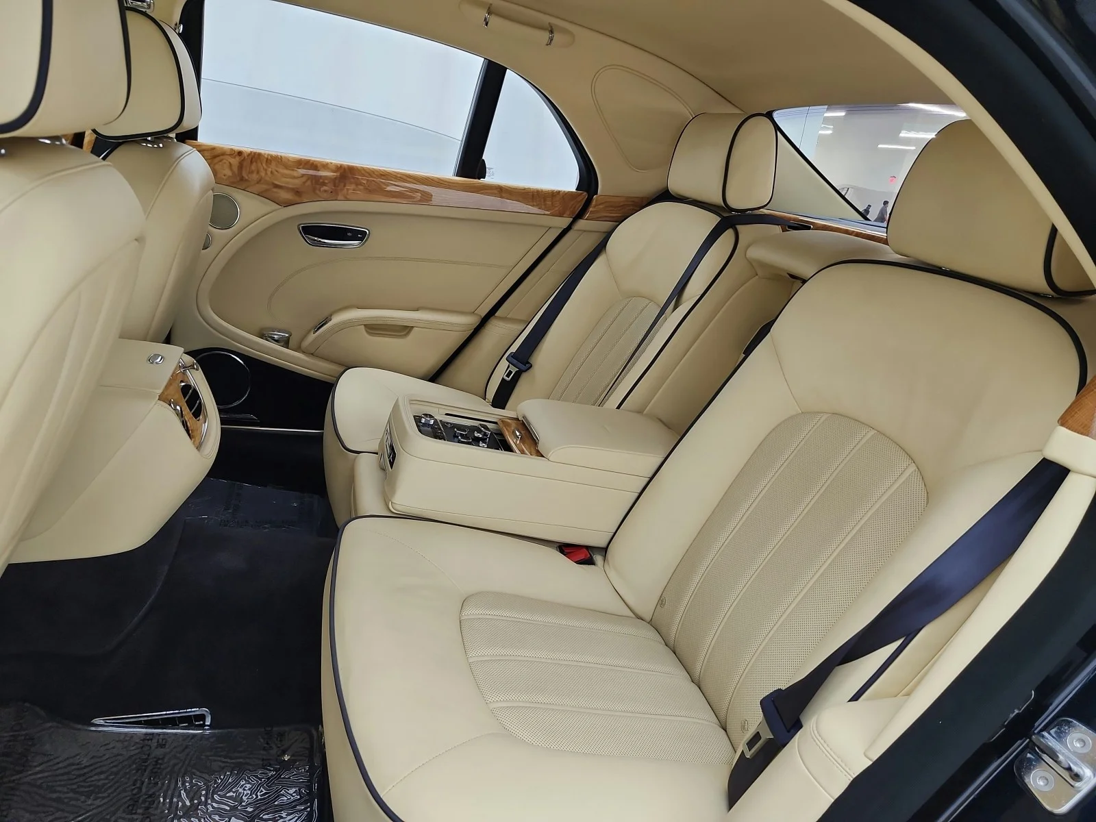 Used 2012 Oxford Blue Solid Bentley 4dr Sdn image 14