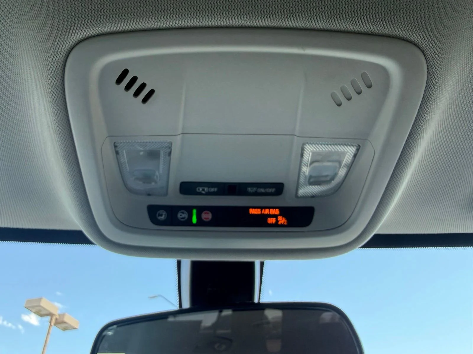 2020 Chevrolet Traverse LS - Photo 16