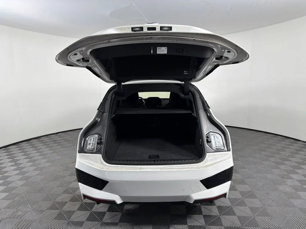 Used 2024 White BMW M60 image 13