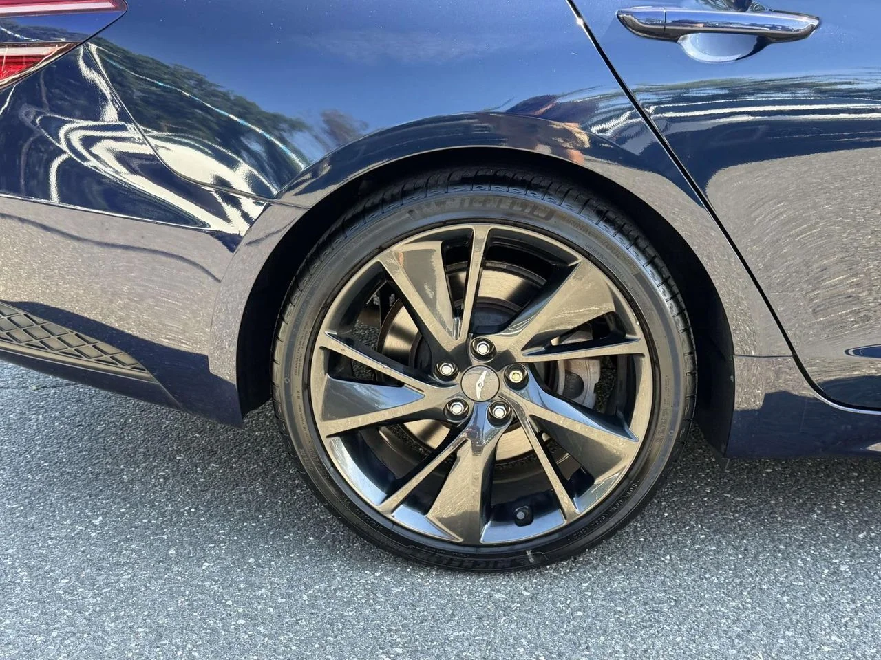 Used 2022 Adriatic Blue Genesis 3.3T AWD image 10
