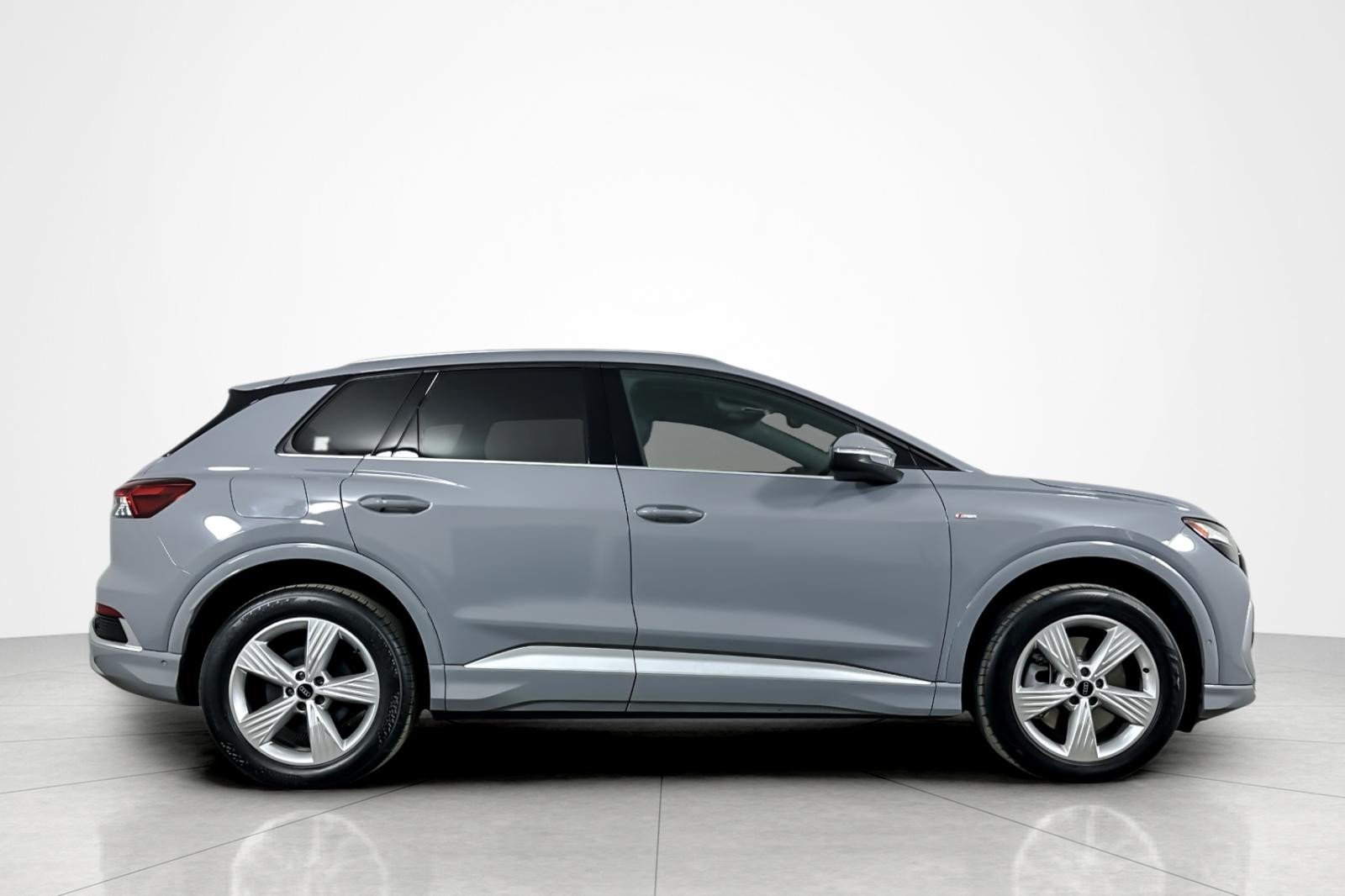 Used 2023 Pebble Gray Audi Premium Plus 50 quattro image 6