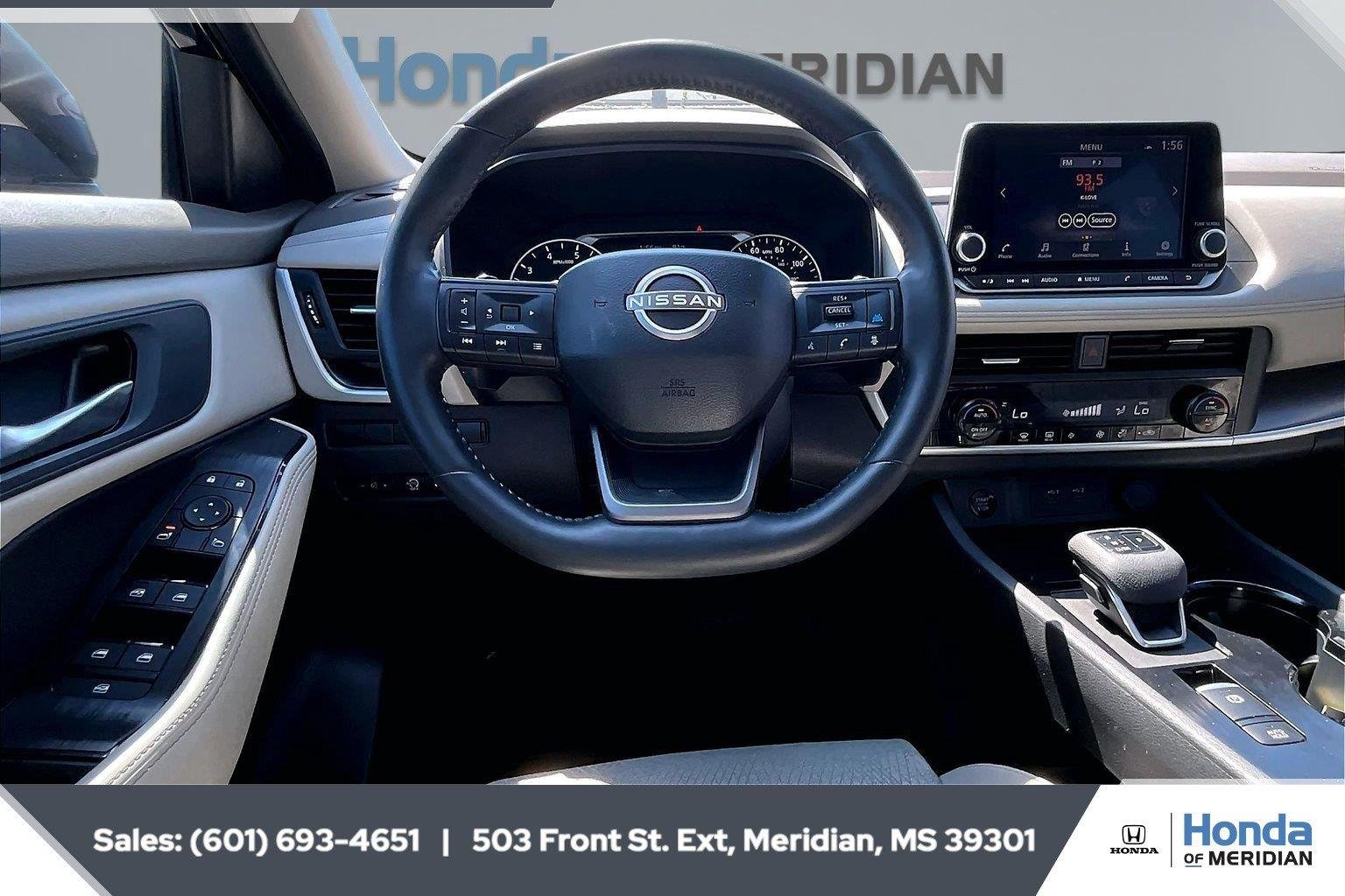 Used 2025 Super Black Nissan SV image 3