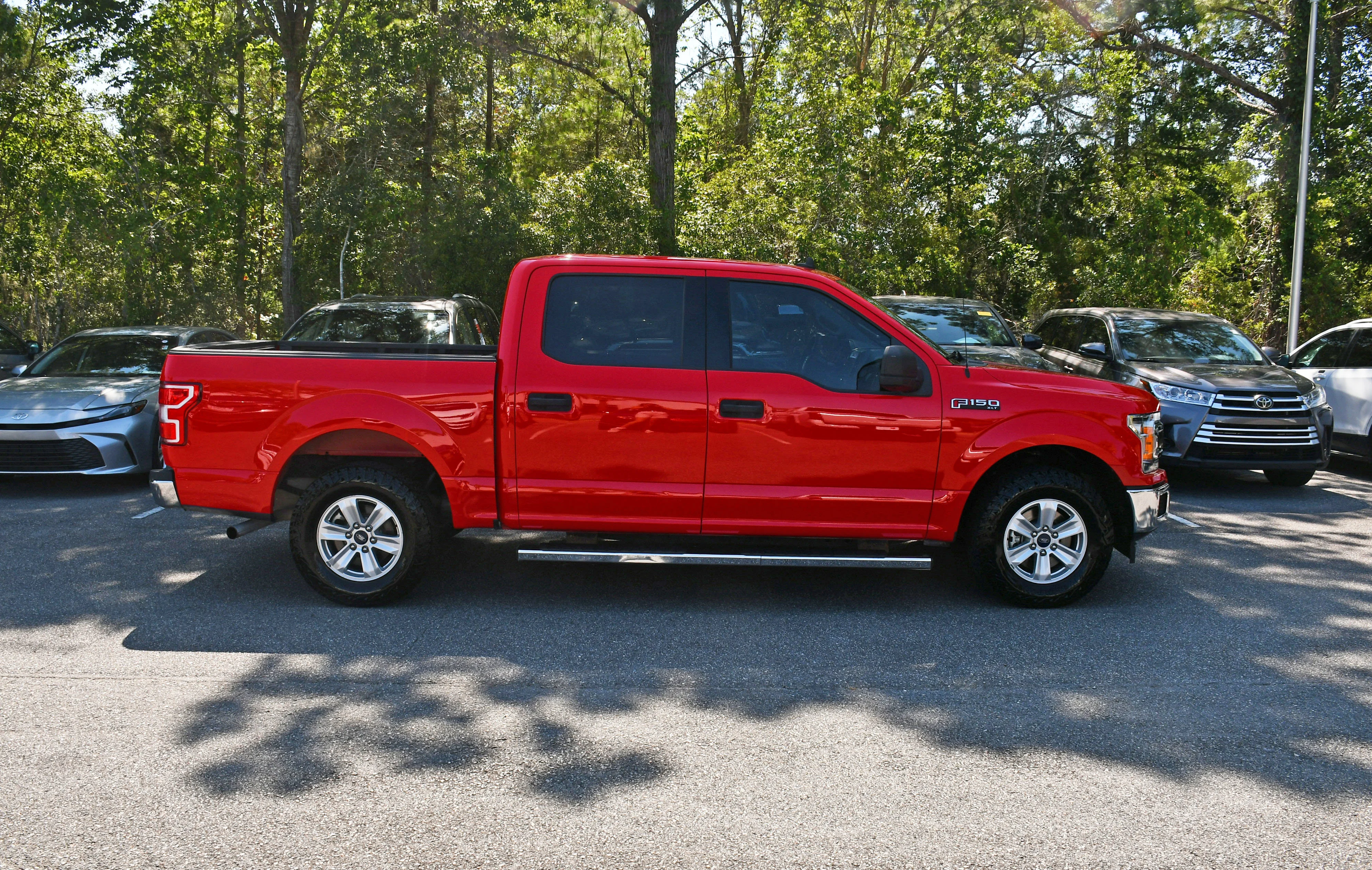 Used 2020 Red Ford XLT image 5
