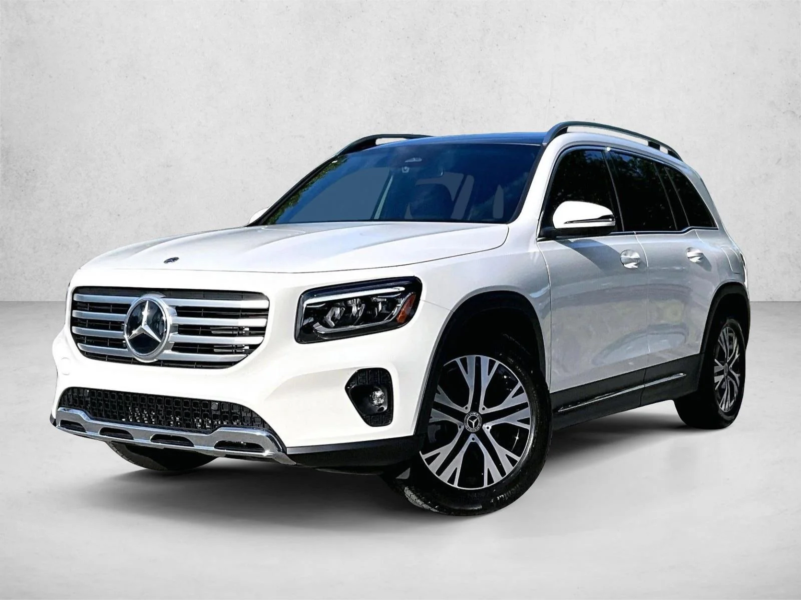 Used 2026 Polar White Mercedes-Benz GLB 250 image 1