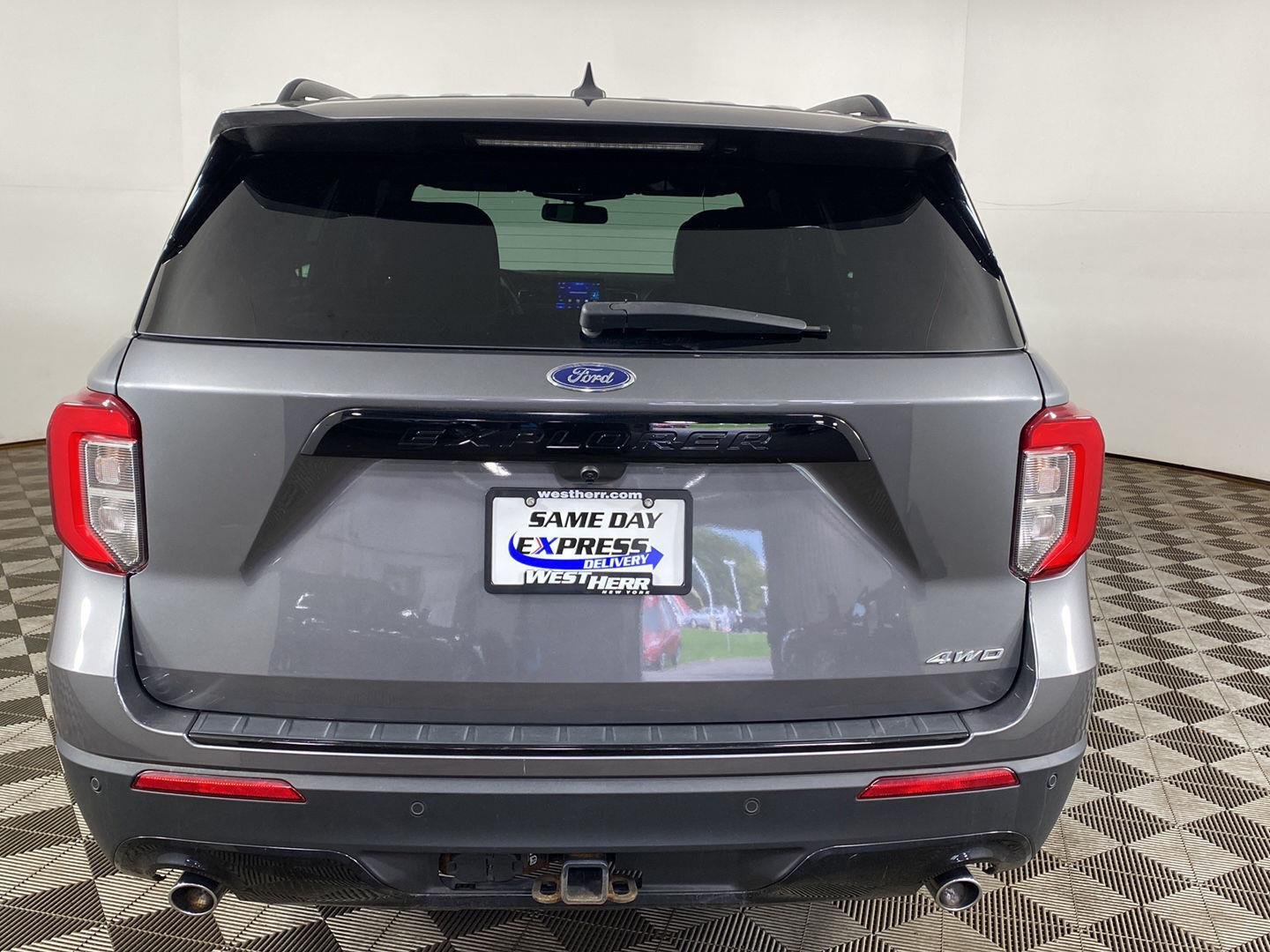 Used 2022 Gray Metallic Ford ST-Line image 7