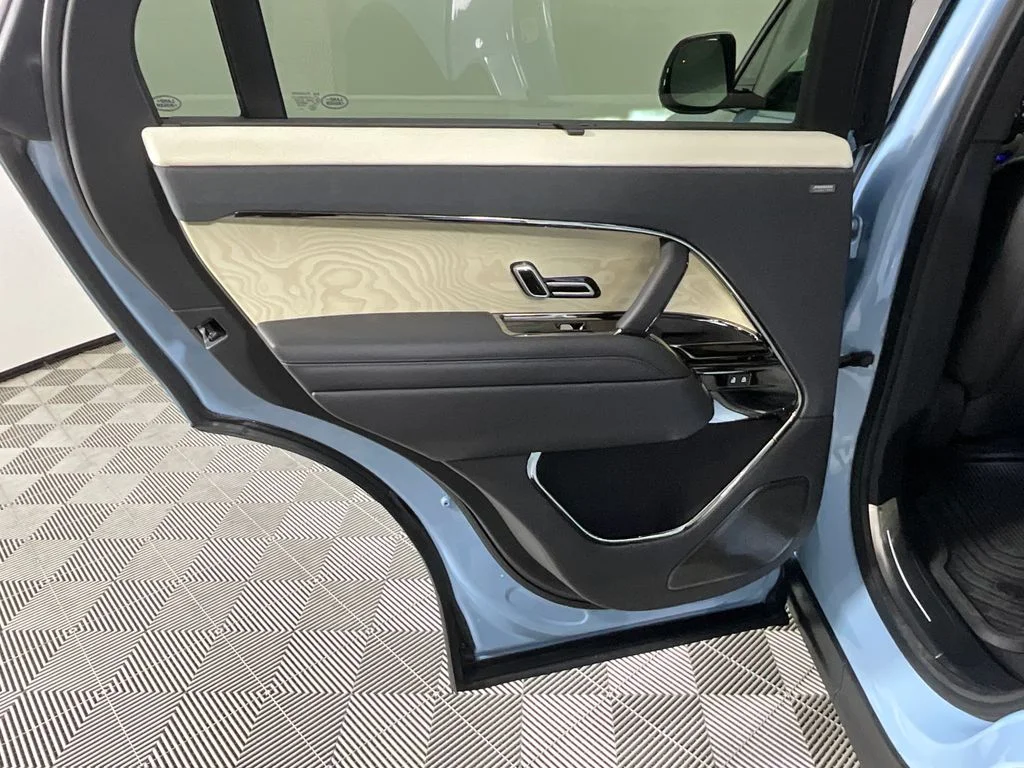 Used 2025 Blue Land Rover SV Edition Two image 25