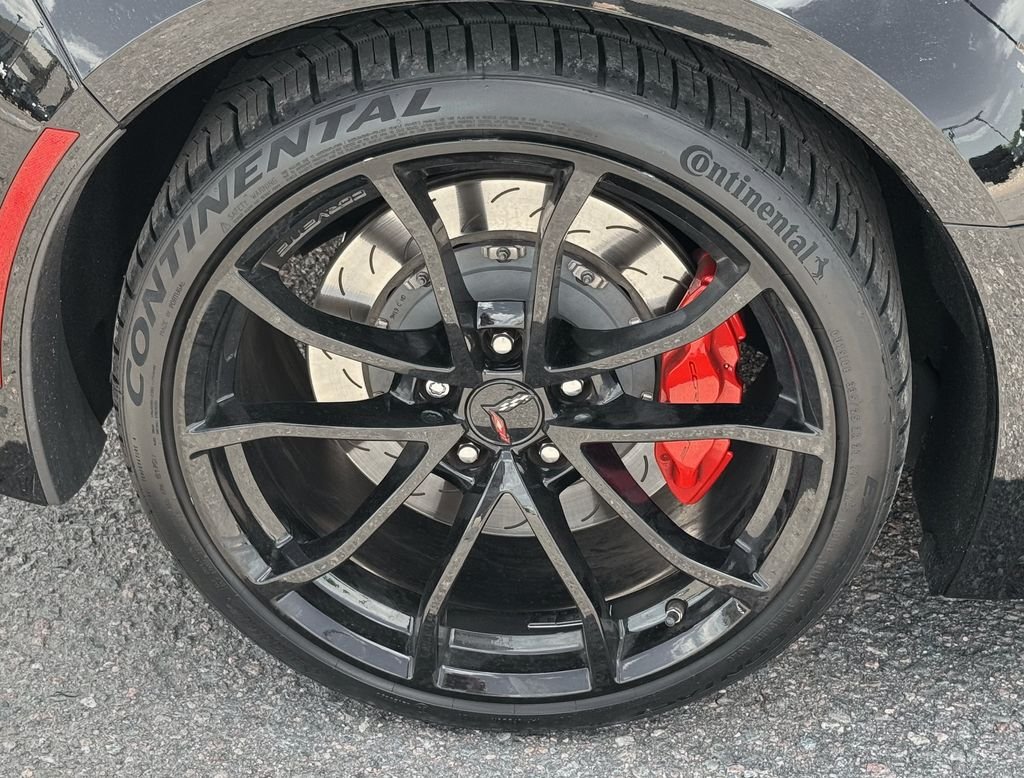 Used 2019 Black Chevrolet Grand Sport image 12