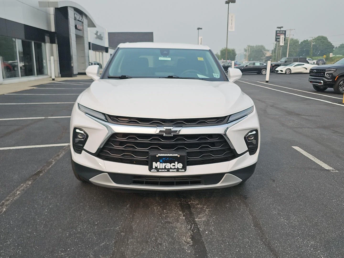 Used 2023 Summit White Chevrolet 2LT image 2