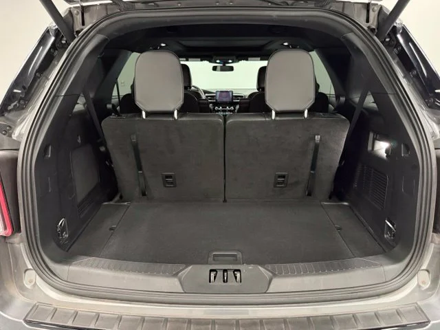 Used 2024 Gray Ford ST-Line image 35