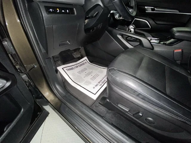 Used 2021 Green Kia S image 12