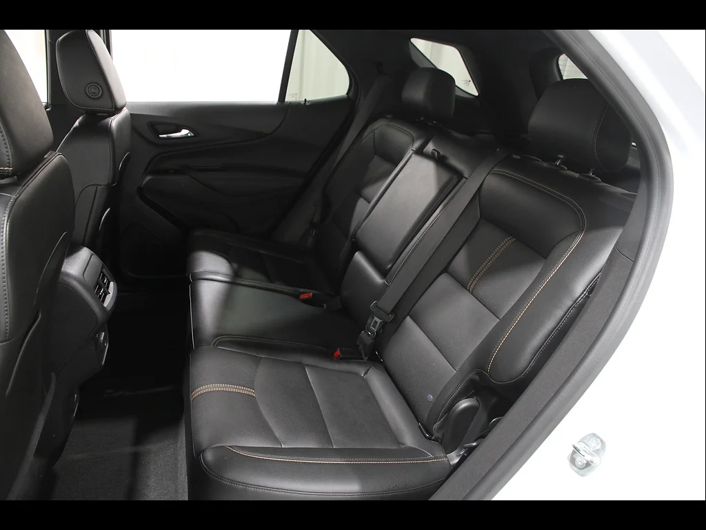 Used 2024 Iridescent Pearl Tricoat Chevrolet Premier image 18