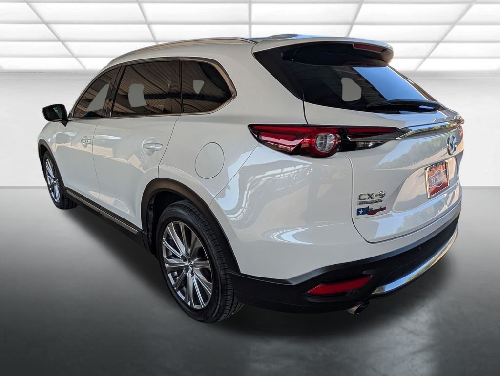 Used 2023 White Mazda Signature image 2