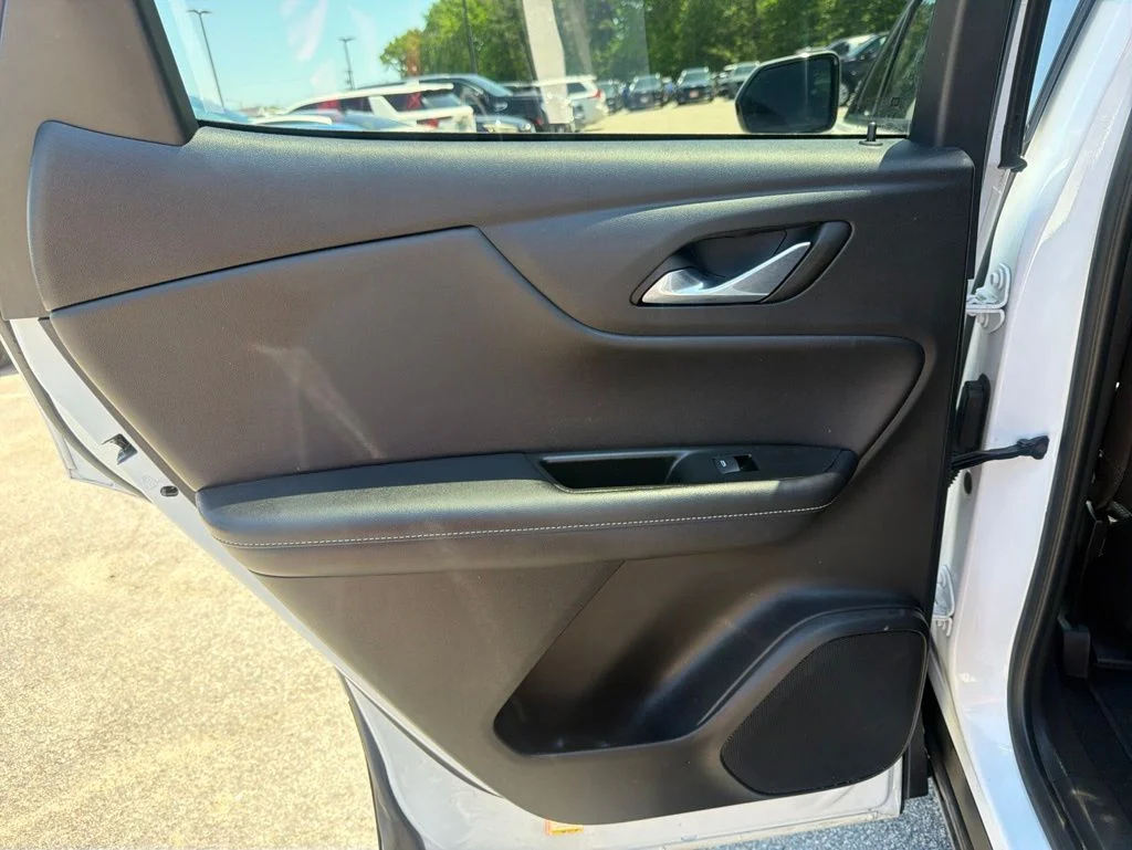 Used 2023 White Chevrolet LT image 23