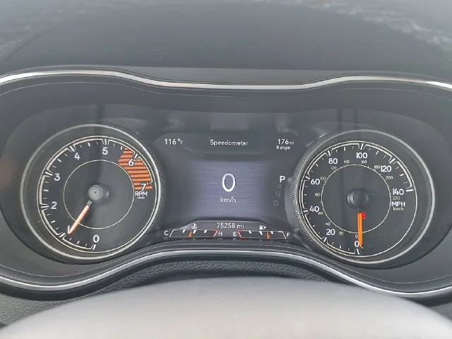 Used 2022 White Jeep Latitude Lux image 15