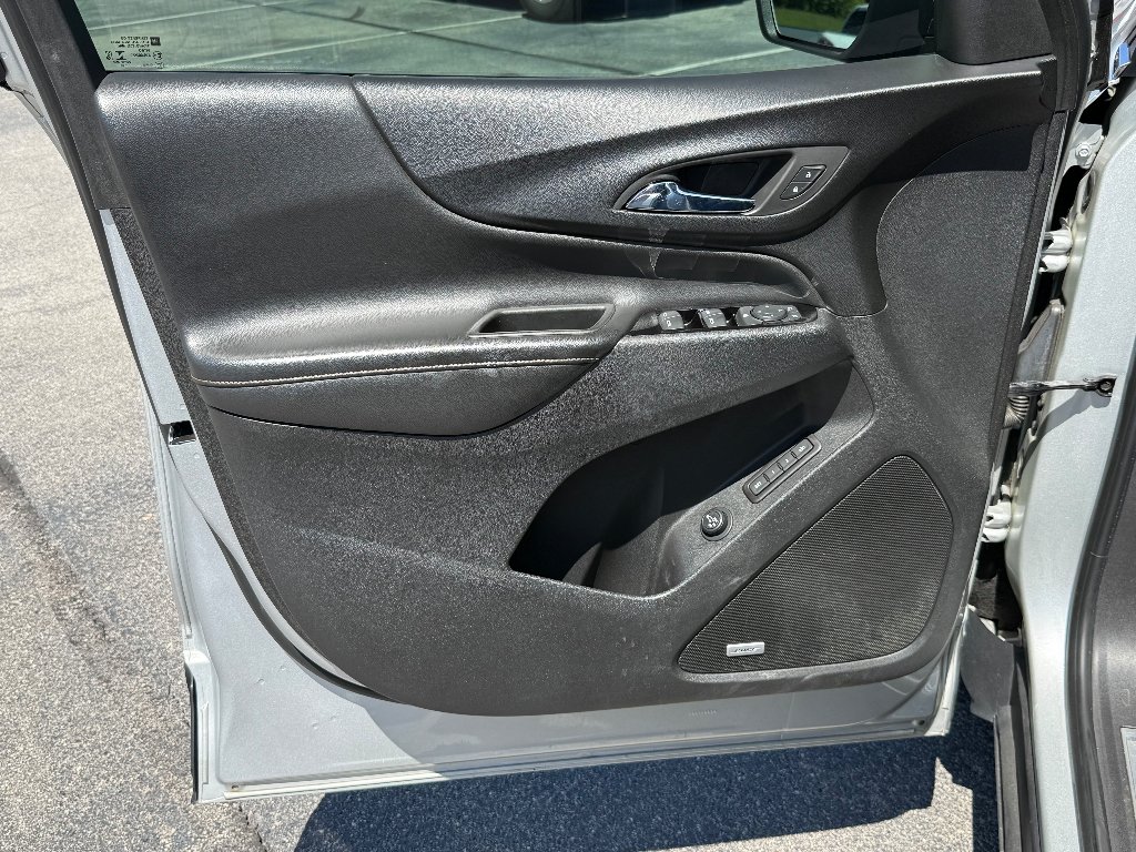 Used 2022 Silver Ice Metallic Chevrolet Premier image 14