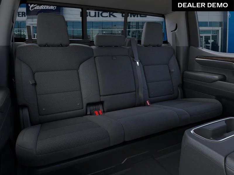 Used 2025  GMC Elevation image 17
