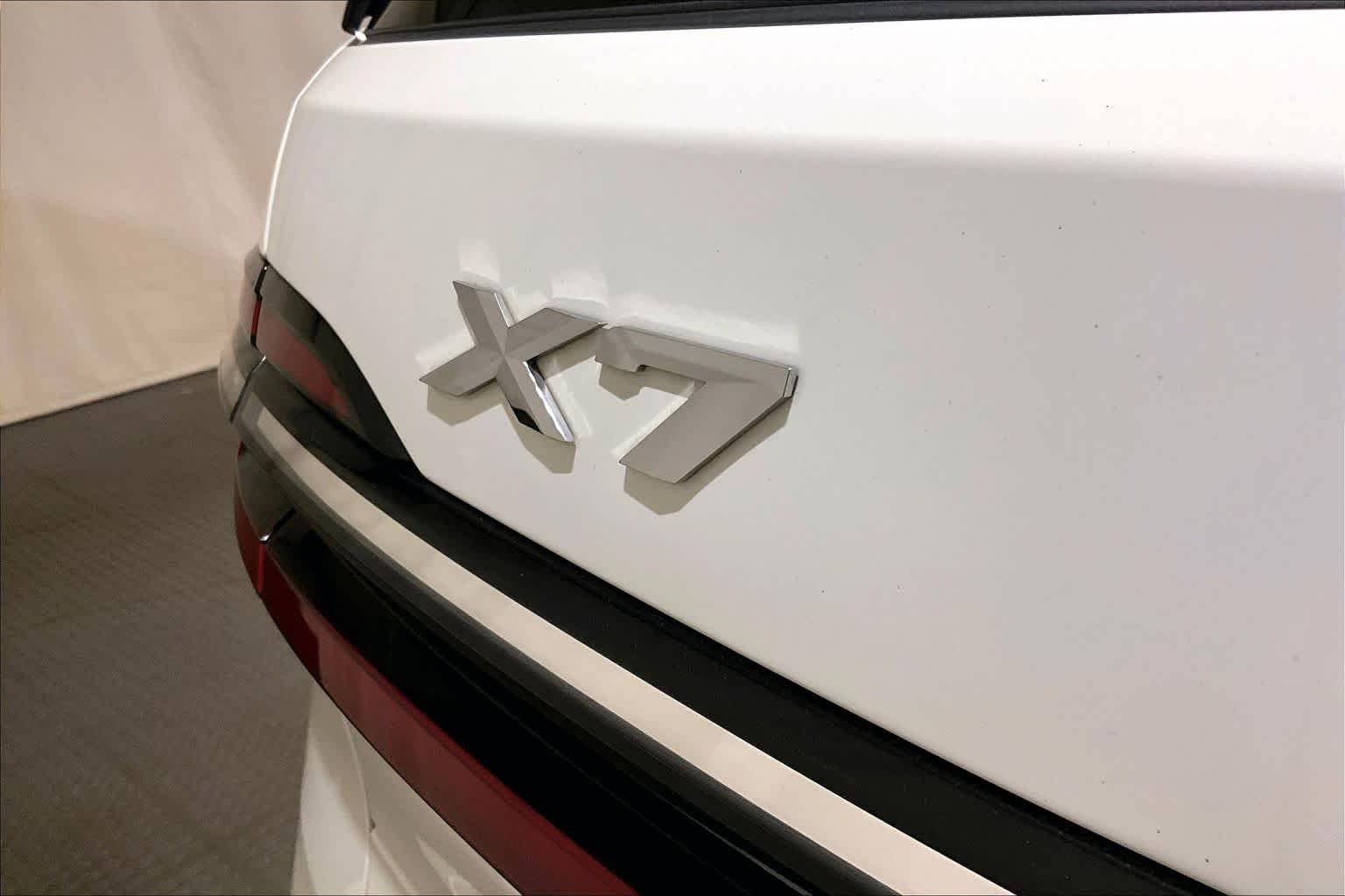 Certified Used 2023 Alpine White BMW xDrive40i image 9