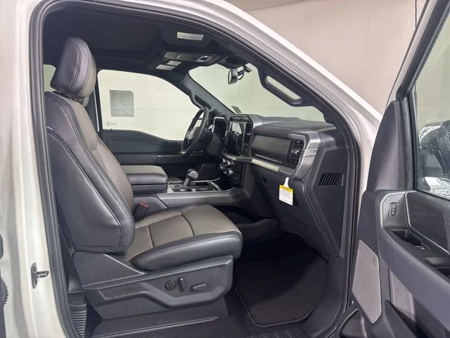 New 2026 Star White Metallic Tri-Coat Ford Lariat image 3