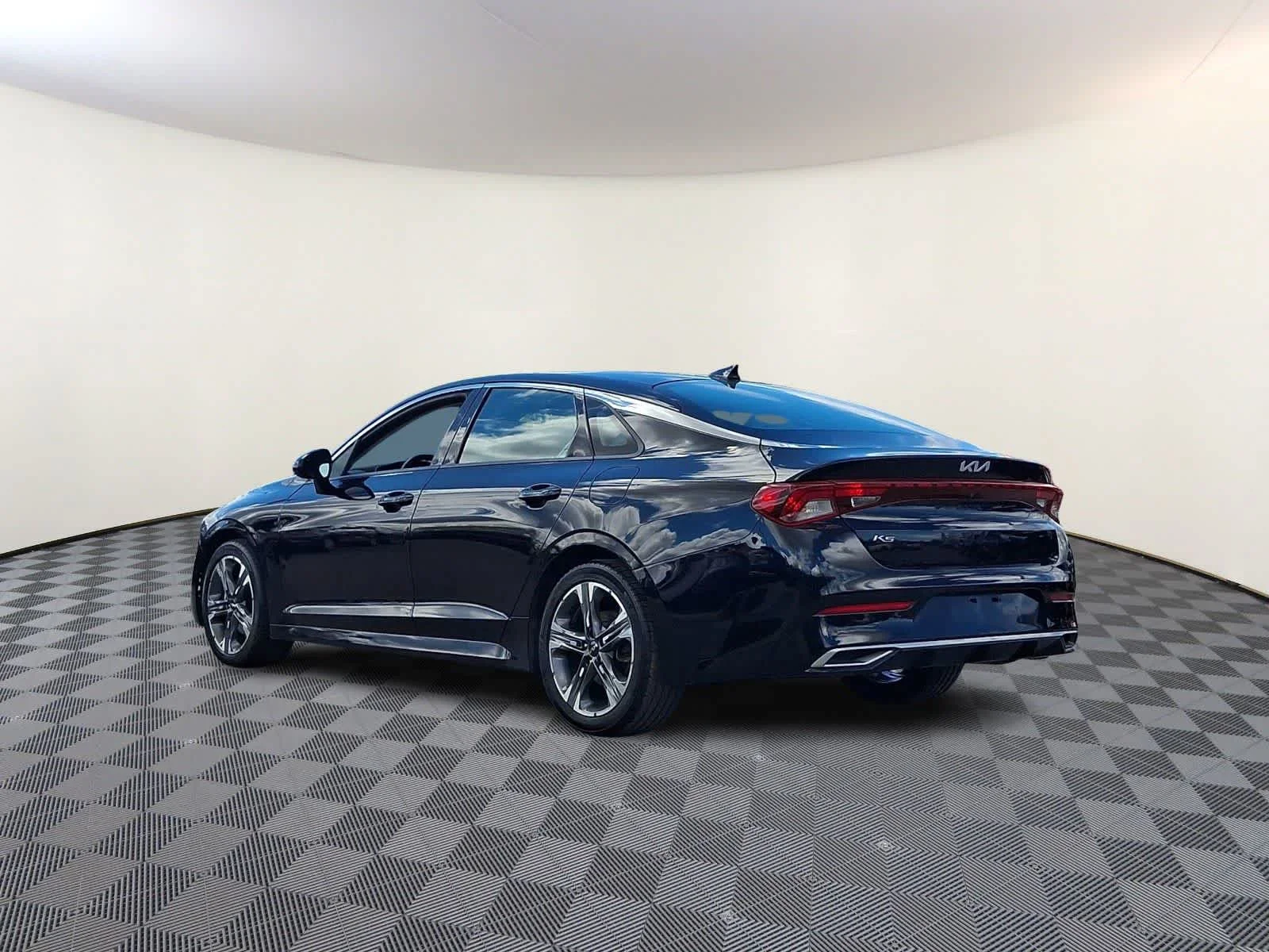 Used 2022 Ebony Black Kia EX image 7