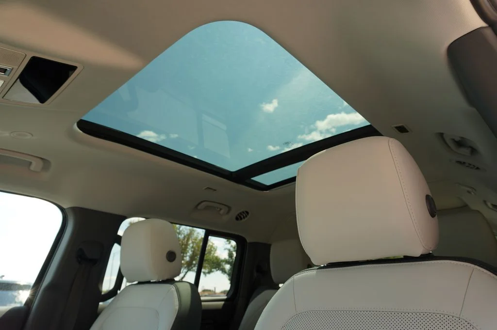 New 2026 Woolstone Green Land Rover S image 14