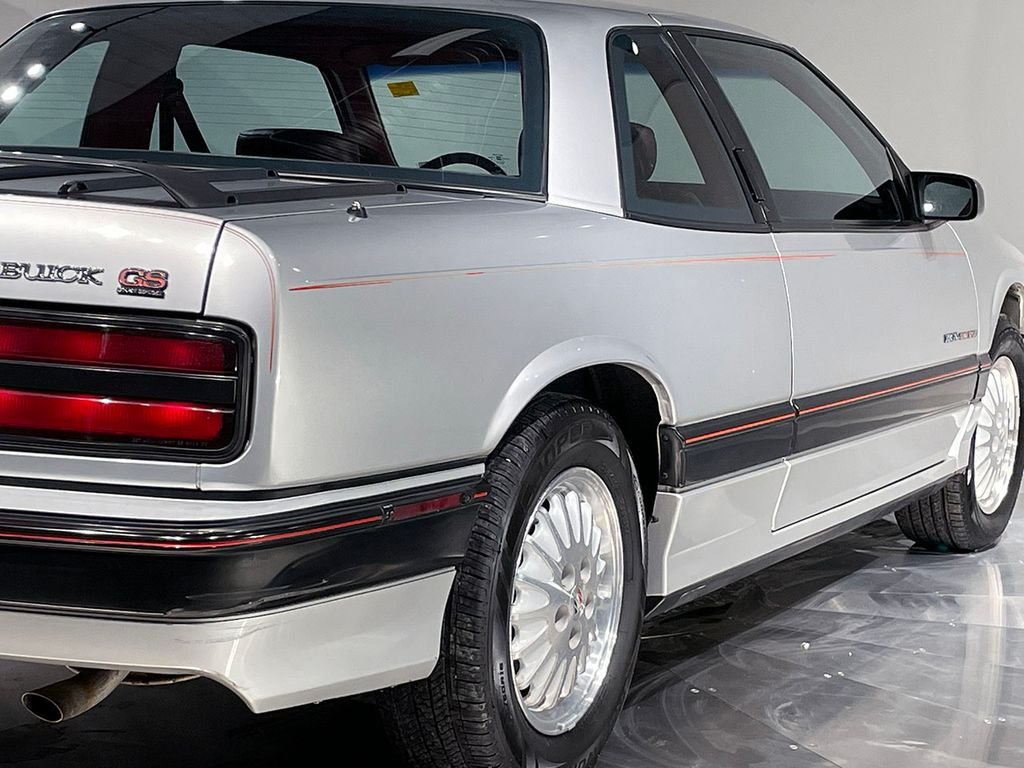 Used 1991  Buick Custom image 36