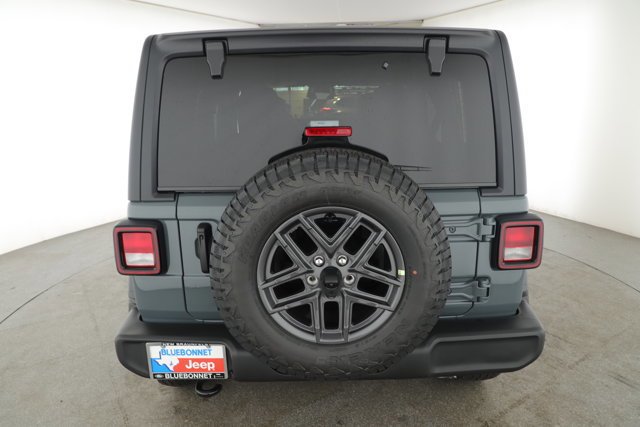 New 2026 Anvil Clear-Coat Exterior Paint Jeep Sport S image 4