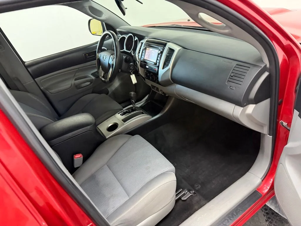 Used 2014 Barcelona Red Metallic Toyota Base image 39