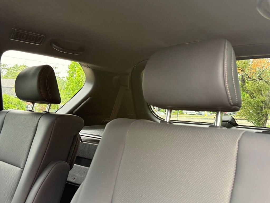 Used 2022 White Lexus 460 image 21
