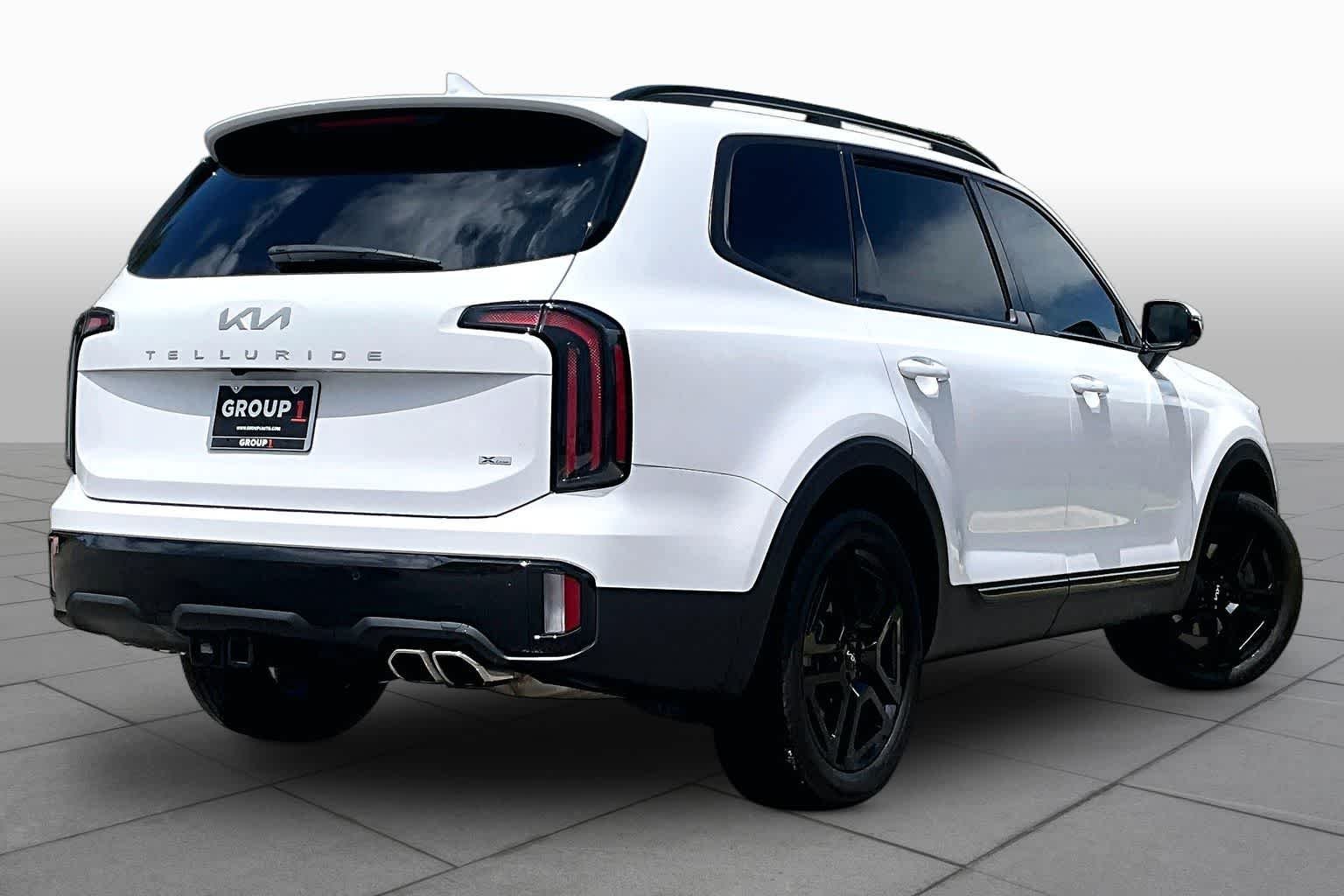 Used 2024 Glacial White Pearl Kia SX Prestige X-Line image 13