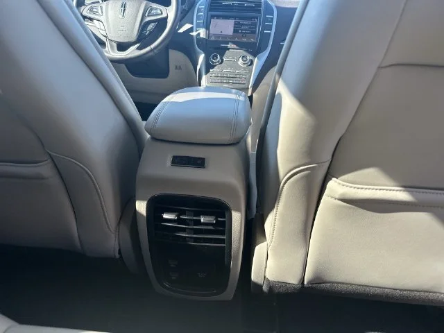Used 2019 Brown Lincoln Reserve image 24